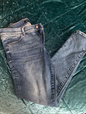 Express Women's Skinny Jeans in Faded Blue
